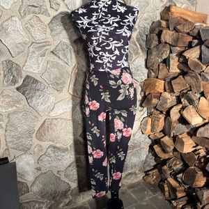 3/$18 First Looks Floral Print Leggings L/XL